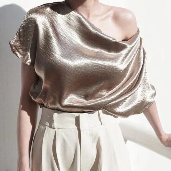 Gold Lamé Shiny Top Size Small - Picture 4 of 4